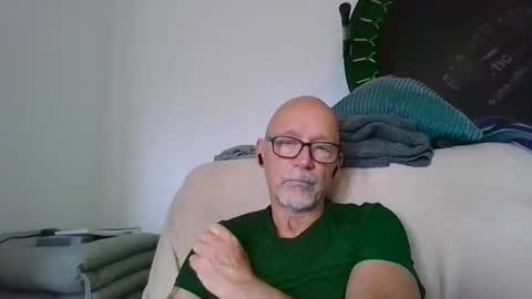 Snapshot of cum440055 chatting on May 19, 9:04 am cum440055 online show from May 19, 9:04 am