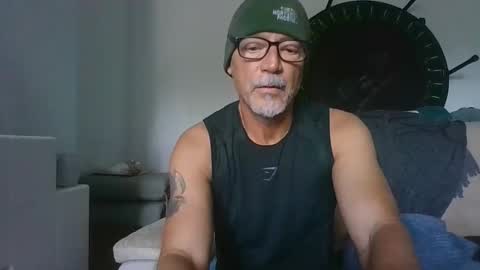 Snapshot of cum440055 chatting on May 24, 9:14 am cum440055 online show from May 24, 9:14 am