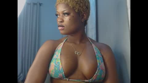 Snapshot of cum_ebony_petitxx chatting on June 30, 7:31 am cath online show from June 30, 7:31 am