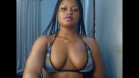 Snapshot of cum_ebony_petitxx chatting on July 8, 6:51 am cath online show from July 8, 6:51 am