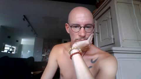 Snapshot of cum_swallow_bi chatting on July 19, 2:10 pm cum_swallow_bi online show from July 19, 2:10 pm