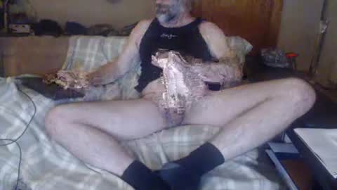 Snapshot of cumwme2thesea chatting on February 1, 3:41 am 5 seconds later online show from February 1, 3:41 am