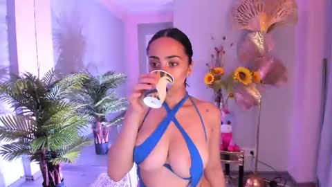 cupcake_izzy online show from June 26, 7:51 pm