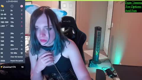 cupcakecrow online show from March 8, 1:50 am