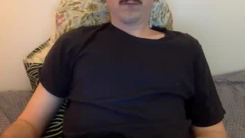 Snapshot of curiousarthurx chatting on March 31, 3:23 pm Art online show from March 31, 3:23 pm