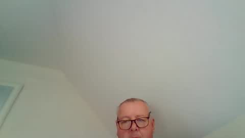 curiousax77 online show from April 11, 9:02 am