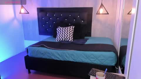 Snapshot of curly_babe1 chatting on May 31, 9:49 pm curly_babe1 online show from May 31, 9:49 pm