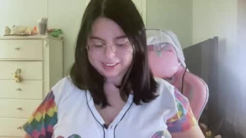 Snapshot of curviiemm30 chatting on January 12, 2:17 am Emmie online show from January 12, 2:17 am