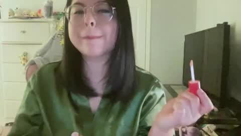 Snapshot of curviiemm30 chatting on January 16, 4:49 am Emmie online show from January 16, 4:49 am