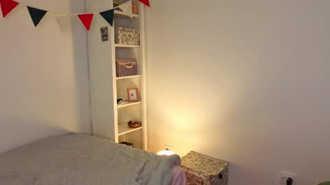 Snapshot of curvyandsoft chatting on March 22, 6:00 pm Alice online show from March 22, 6:00 pm