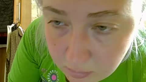 Curvy online show from June 11, 9:51 am