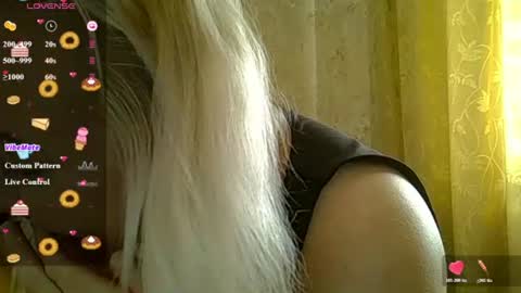 Curvy online show from June 20, 11:02 am