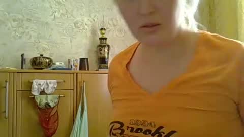 Curvy online show from June 24, 9:19 am