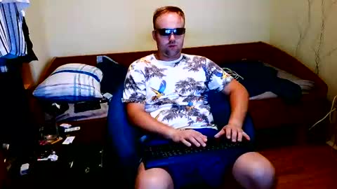 cute69696969 online show from July 5, 12:06 am