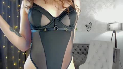 Alicia online show from April 4, 1:26 am