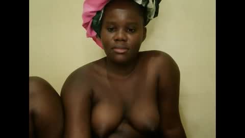 cute_latifah online show from February 22, 10:30 pm