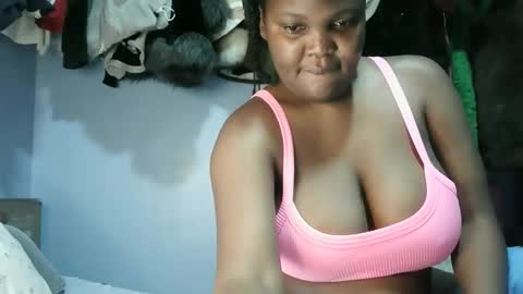 cute_roxie online show from March 24, 2:49 am