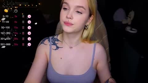 Sue online show from December 4, 9:23 pm