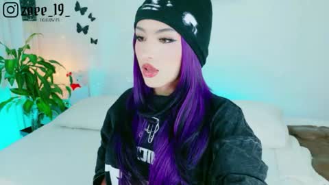 Snapshot of cuteezoe chatting on June 24, 3:49 am Zoe online show from June 24, 3:49 am