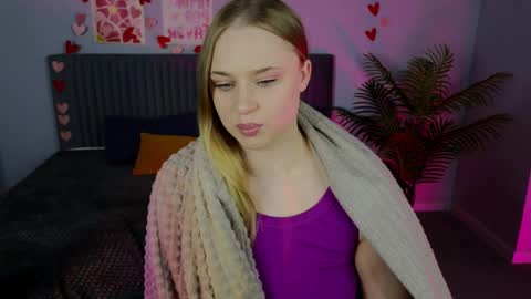 Amyy online show from May 22, 1:35 am