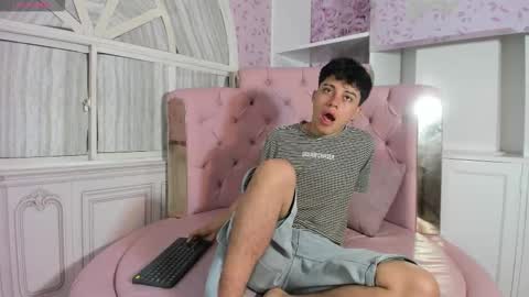 cutenaked_ online show from December 22, 11:07 am