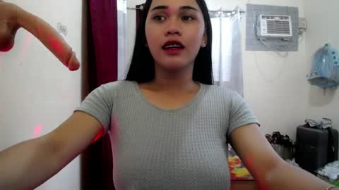 Snapshot of cutepinay143 chatting on July 19, 3:43 am isabel online show from July 19, 3:43 am
