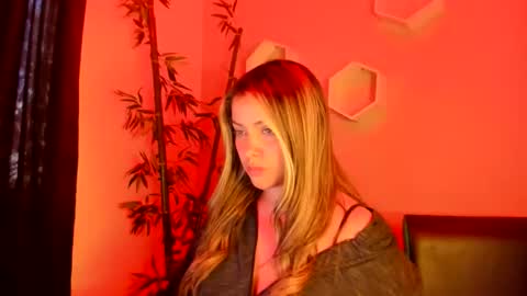 cutesamantha_ online show from May 19, 9:43 pm