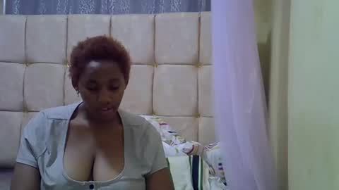 cutestebony1 online show from May 25, 8:59 pm