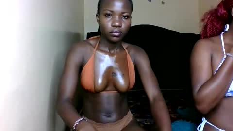 cutey_mara online show from May 23, 5:23 am