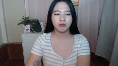 cutie_asianwoman online show from January 28, 7:10 pm