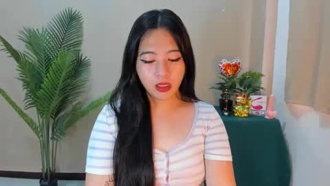 cutie_asianwoman online show from September 12, 5:40 am