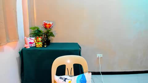 cutie_asianwoman online show from October 15, 7:30 am