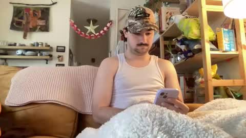 Snapshot of cutie_boy97 chatting on February 18, 3:52 pm biddy online show from February 18, 3:52 pm