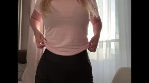 Snapshot of cutiee_chloe chatting on March 30, 12:17 pm Chloe online show from March 30, 12:17 pm