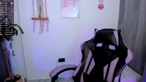 Liz online show from July 1, 10:53 pm