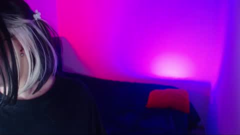Michell online show from July 18, 2:27 am