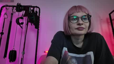Snapshot of cyberxgoddess_ chatting on June 1, 6:48 am Lily Goddess online show from June 1, 6:48 am