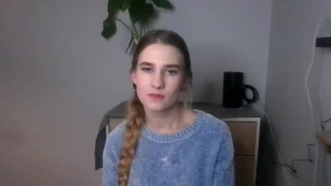 CyntiaNatural online show from December 7, 3:30 pm