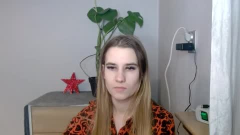 CyntiaNatural online show from February 2, 11:00 pm