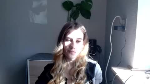 CyntiaNatural online show from March 6, 10:30 am