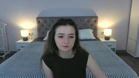 Snapshot of cyrenaluxe chatting on April 28, 6:40 am Cyrena online show from April 28, 6:40 am