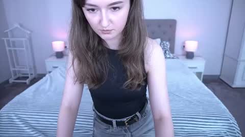 Snapshot of cyrenaluxe chatting on May 13, 5:49 am Cyrena online show from May 13, 5:49 am