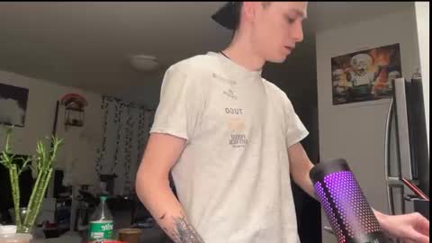 Snapshot of da_danya chatting on February 23, 4:10 am da_danya online show from February 23, 4:10 am