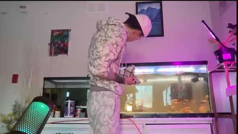 Snapshot of da_danya chatting on February 28, 10:33 pm da_danya online show from February 28, 10:33 pm