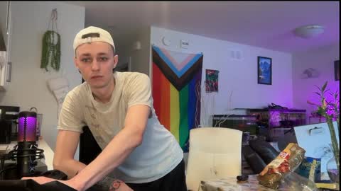 Snapshot of da_danya chatting on March 23, 5:06 pm da_danya online show from March 23, 5:06 pm