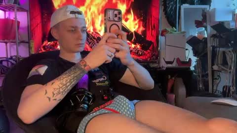 Snapshot of da_danya chatting on March 28, 11:26 pm da_danya online show from March 28, 11:26 pm