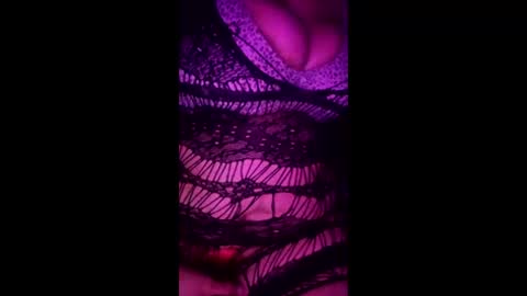 Snapshot of daddett chatting on March 11, 10:10 am Daddett iS Wett online show from March 11, 10:10 am