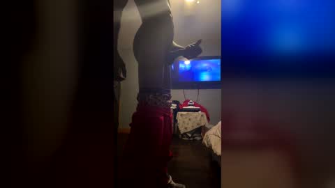 Snapshot of daddylong86 chatting on March 16, 4:29 am daddylong86 online show from March 16, 4:29 am