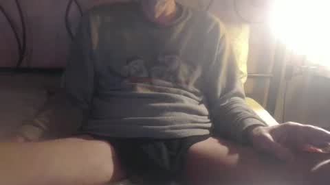 Snapshot of daddylove2017 chatting on December 8, 2:30 pm alby online show from December 8, 2:30 pm