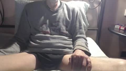 Snapshot of daddylove2017 chatting on October 24, 2:46 pm alby online show from October 24, 2:46 pm